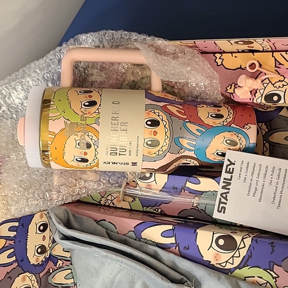 Labubu POP MART LOVE SHACK FANCY X Stanely